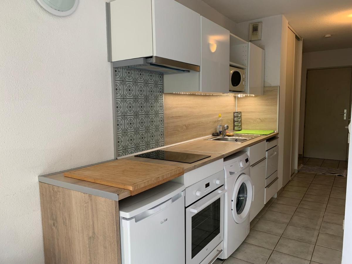 Les Appartements De La Marina Санари-сюр-Мер Экстерьер фото